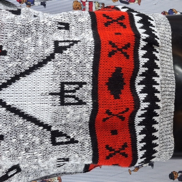 Vintage Adele Knitwear tribal arrows grampa gray & red Med chunky knit sweater - Picture 5 of 7
